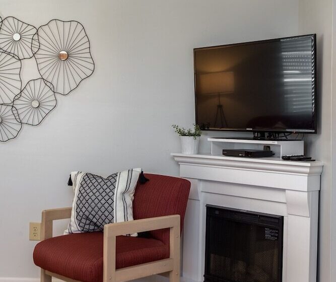 Люкс Вид на Бассейн, The Beach House