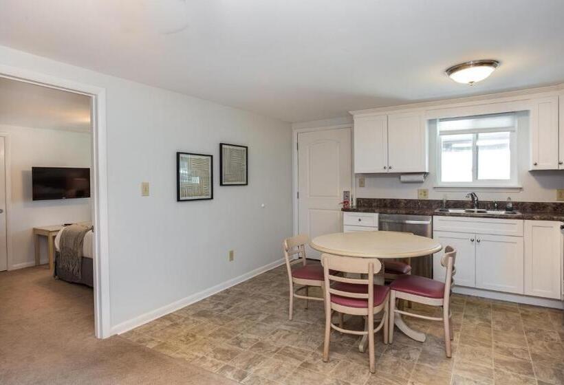 Люкс Вид на Бассейн, The Beach House