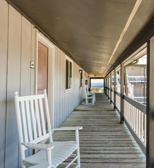 Люкс Вид на Бассейн, The Beach House