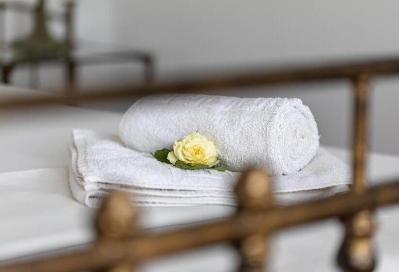 غرفة قياسية مطلّة علي البحر مزوَّدة بشُرفة, Ampoulos Rooms & Apartments