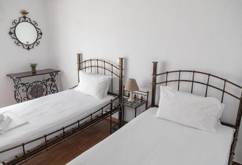 غرفة قياسية مطلّة علي البحر مزوَّدة بشُرفة, Ampoulos Rooms & Apartments