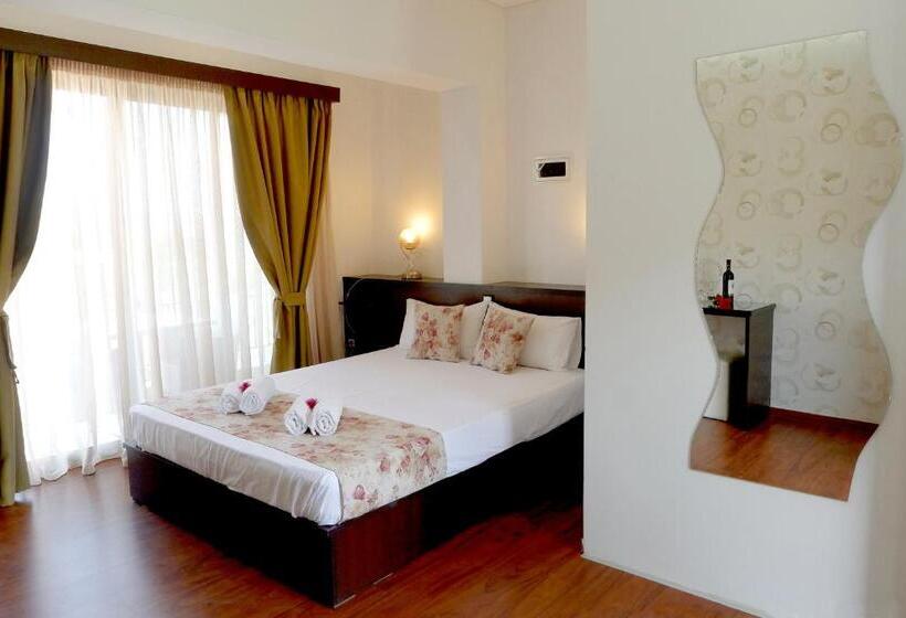 اتاق لوکس با بالکن و چشم‌انداز دریا, Ampoulos Rooms & Apartments