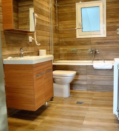 بنجلو ديلوكس, Ampoulos Rooms & Apartments