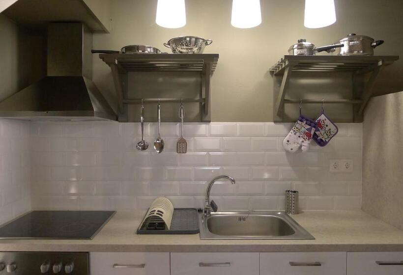 بنجلو ديلوكس, Ampoulos Rooms & Apartments