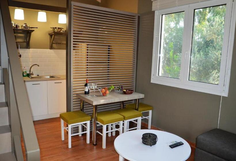 بنجلو ديلوكس, Ampoulos Rooms & Apartments