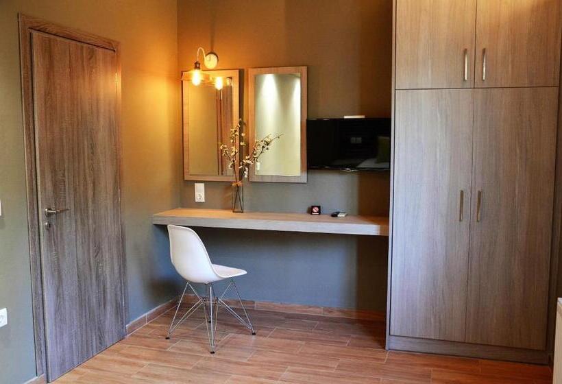 بنجلو ديلوكس, Ampoulos Rooms & Apartments