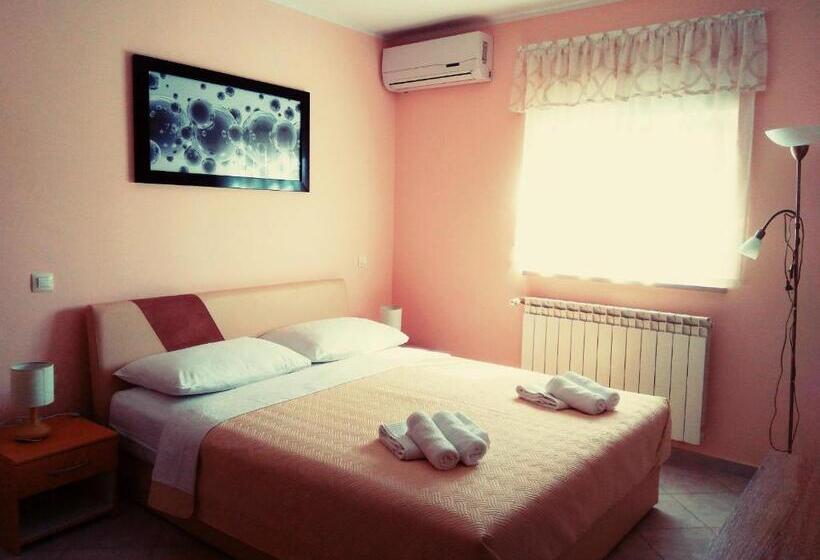 Студио Стандарт с Террасой, Aparthotel Viola