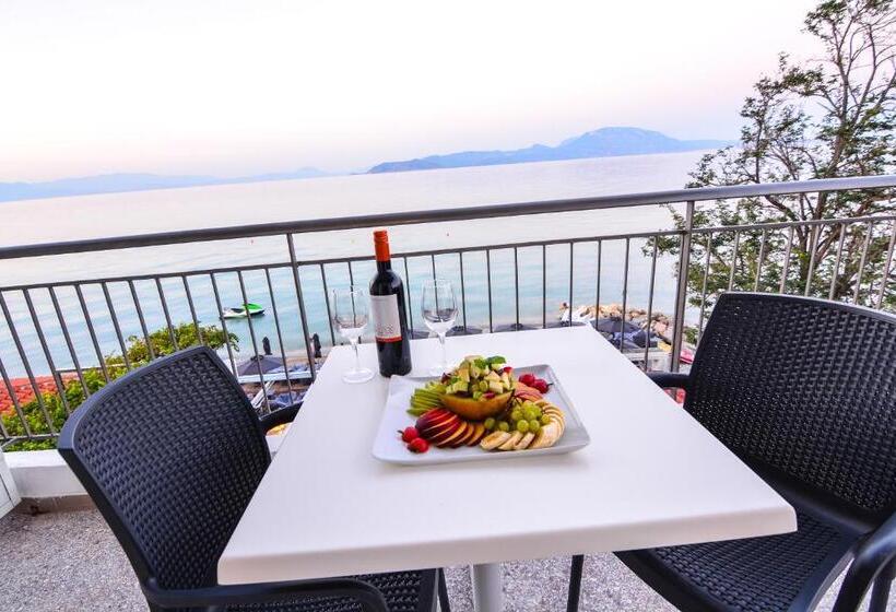 Triple Room Sea View, Marzi Boutique