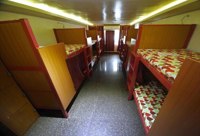 공동 객실, Stay Malate