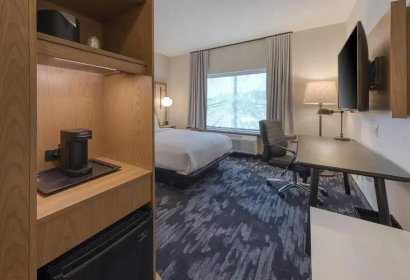 キングサイズベッドのスタンダードルーム, Fairfield Inn & Suites By Marriott Charlotte Belmont