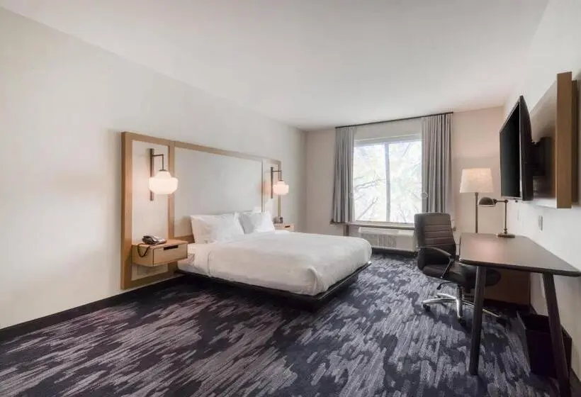 キングサイズベッドのスタンダードルーム, Fairfield Inn & Suites By Marriott Charlotte Belmont