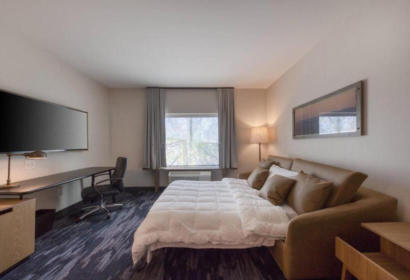 Люкс Кровать Кинг, Fairfield Inn & Suites By Marriott Charlotte Belmont