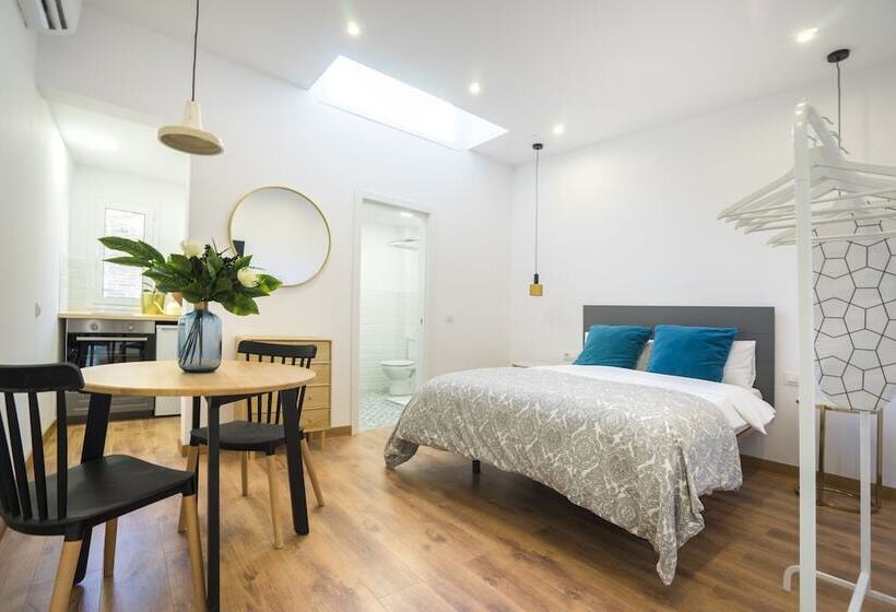 标准工作室, Ito Boutique Badalona Mar