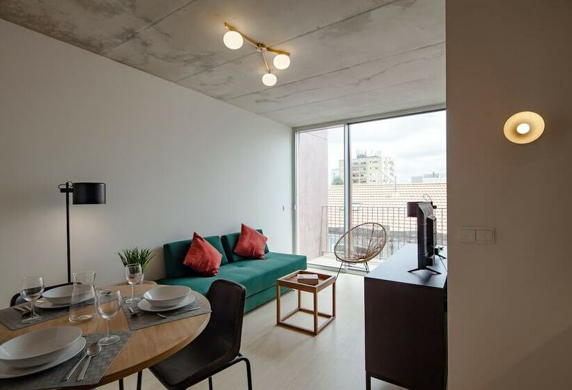 1 Bedroom Apartment City View, Aparthotel Oporto Anselmo