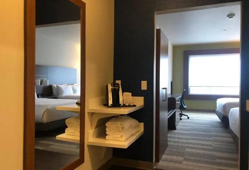 身障者適用スタンダードルーム, Holiday Inn Express & Suites   Madison West   Middleton, An Ihg