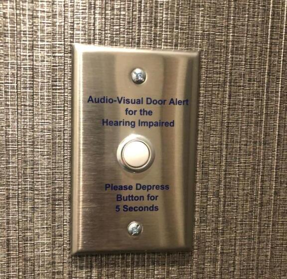 غرفة قياسية سرير كينج لذوى الإحتياجات الخاصة, Holiday Inn Express & Suites   Madison West   Middleton, An Ihg