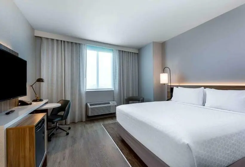 اتاق استاندارد با تخت بزرگ, Wyndham Garden Miami International Airport