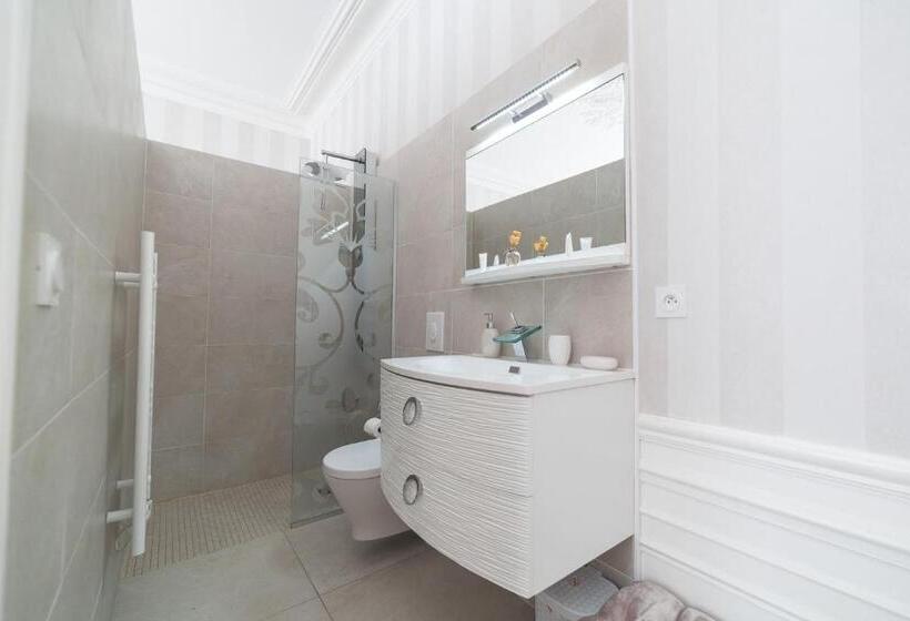 סוויטה, La Demeure De Charme