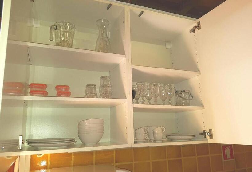 اتاق خانوادگی با چشمانداز باغ, Porto Alegria Garden