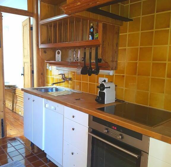 اتاق خانوادگی با چشمانداز باغ, Porto Alegria Garden