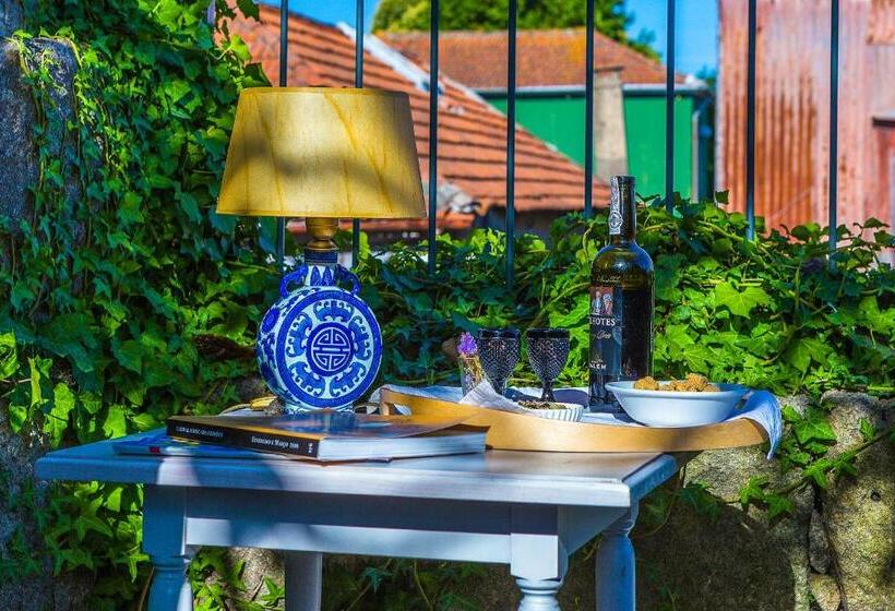 اتاق خانوادگی با چشمانداز باغ, Porto Alegria Garden