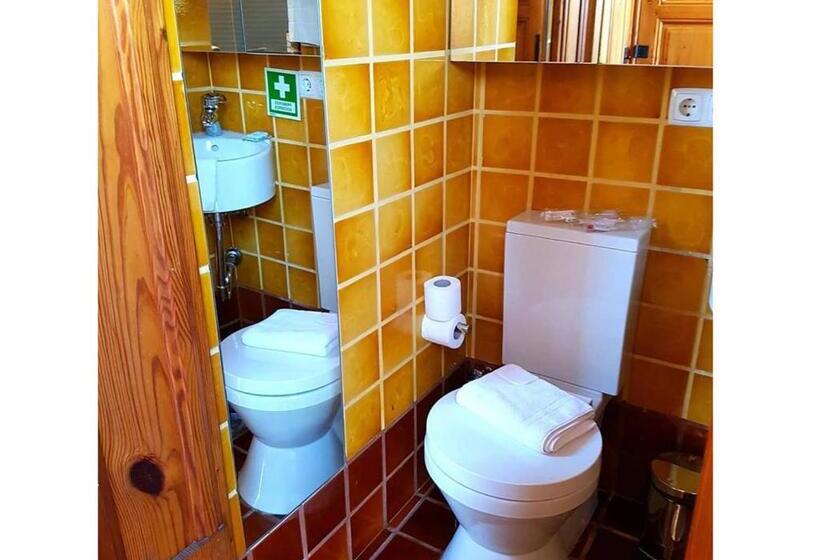 اتاق خانوادگی با چشمانداز باغ, Porto Alegria Garden