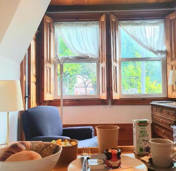 اتاق خانوادگی با چشمانداز باغ, Porto Alegria Garden