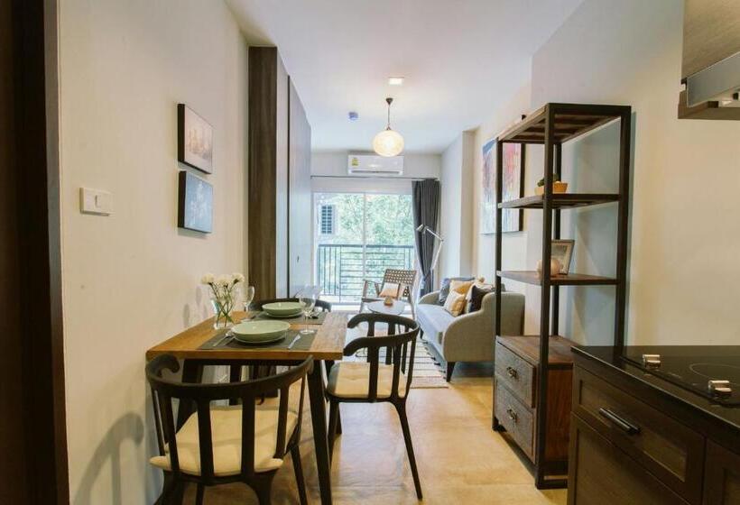 Номер Deluxe, Urban Maerim