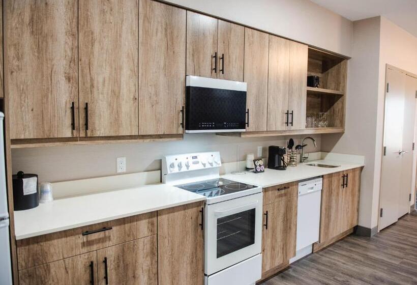 מיטת קינג בסוויטה, Best Western Premier Executive Residency Medicine Hat