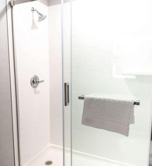 מיטת קינג בסוויטה, Best Western Premier Executive Residency Medicine Hat