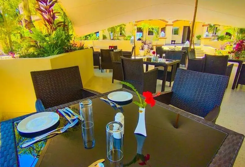 اتاق لوکس با چشم‌انداز باغ, Golden Palm Boutique Zanzibar