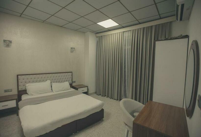 スタンダードスタジオ, Rzgari Taza Salim Street