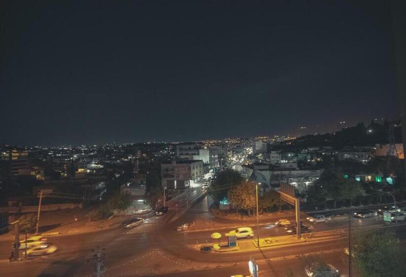 スタンダードスタジオ, Rzgari Taza Salim Street