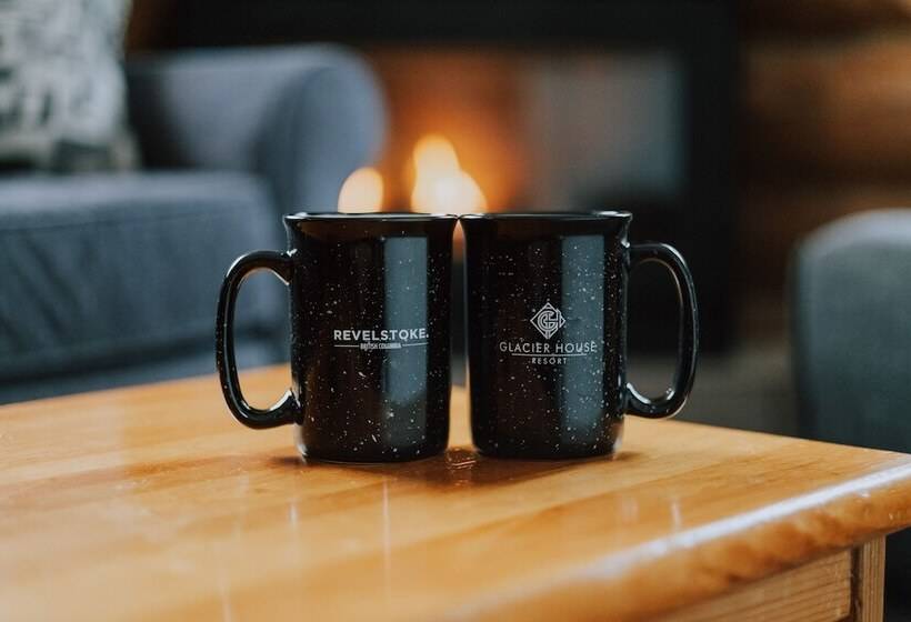 בקתה, Glacier House Hotel & Resort