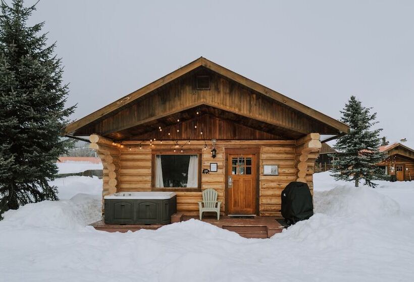 בקתה, Glacier House Hotel & Resort