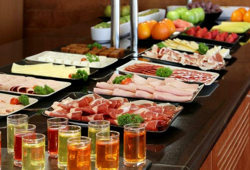 اتاق استاندارد چهار تخته, Abba Burgos