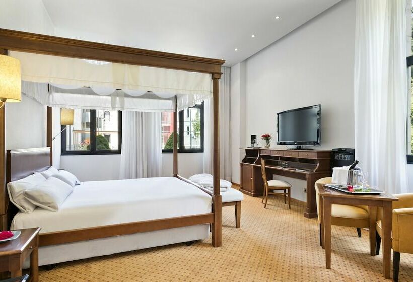 سوییت جونیور, Abba Burgos