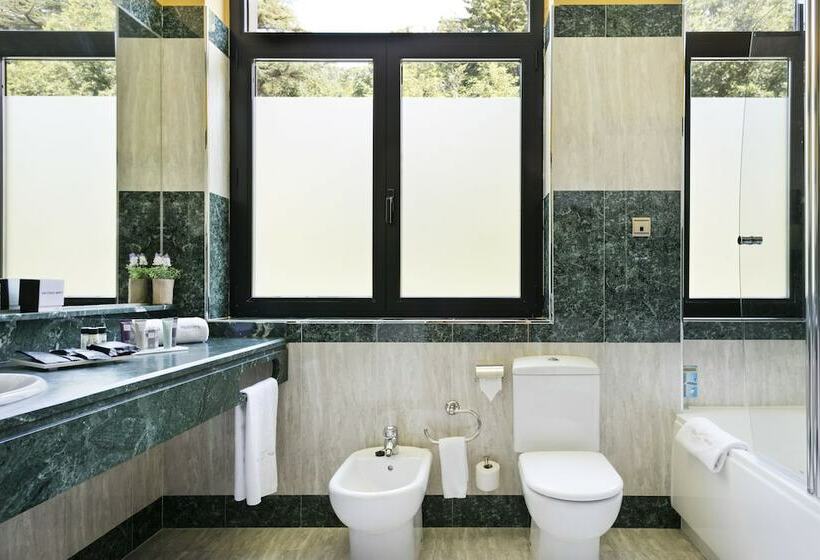 سوییت جونیور, Abba Burgos