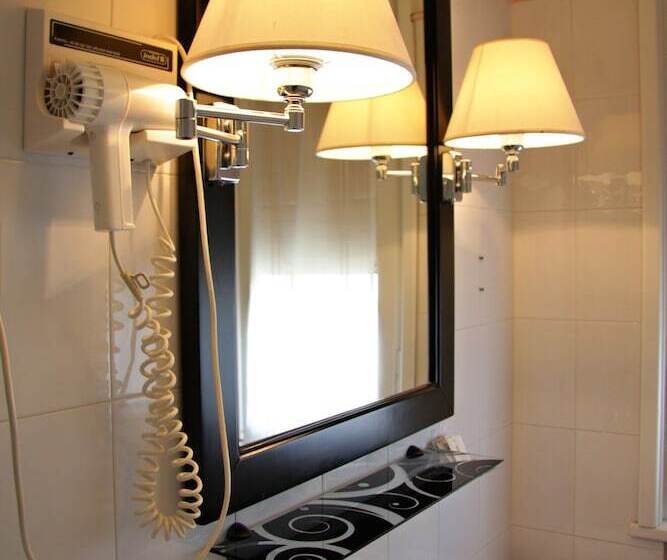 اتاق استاندارد چهار تخته, Alex