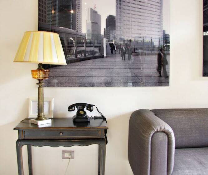 اتاق استاندارد چهار تخته, Alex