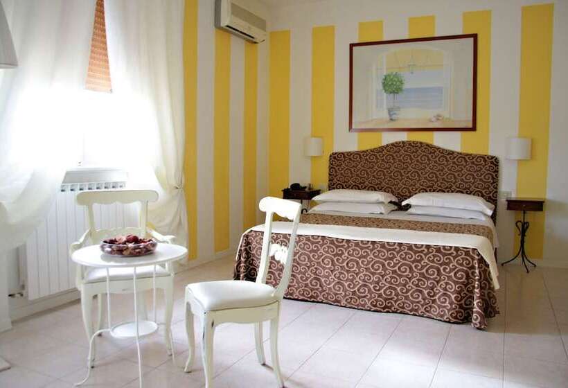 اتاق استاندارد چهار تخته, Alex