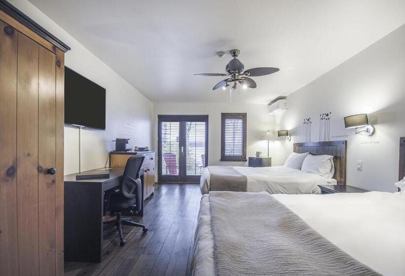 발코니가 있는 4인용 스탠다드 룸, Auberge Du Lac Taureau