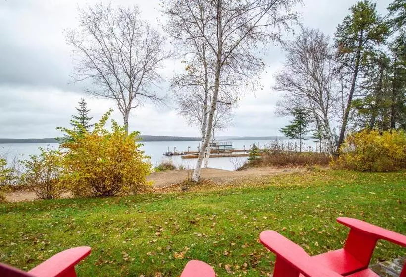 レイクビュースタンダードルーム, Auberge Du Lac Taureau