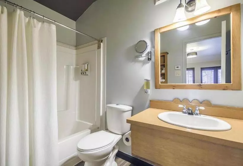 スタンダード４人部屋, Auberge Du Lac Taureau