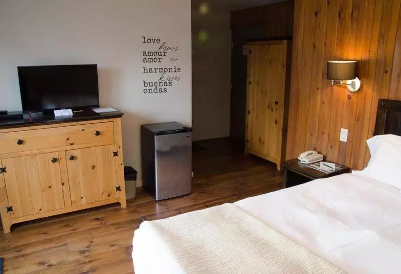 スタンダード４人部屋, Auberge Du Lac Taureau