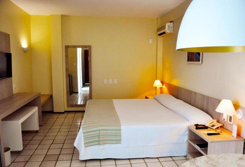 غرفة قياسية ثلاثية, Calhau Praia