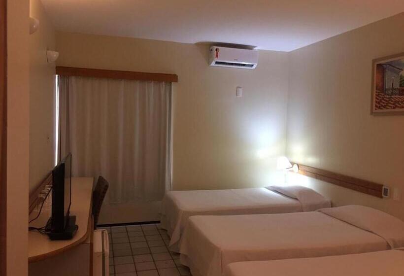 غرفة قياسية ثلاثية, Calhau Praia