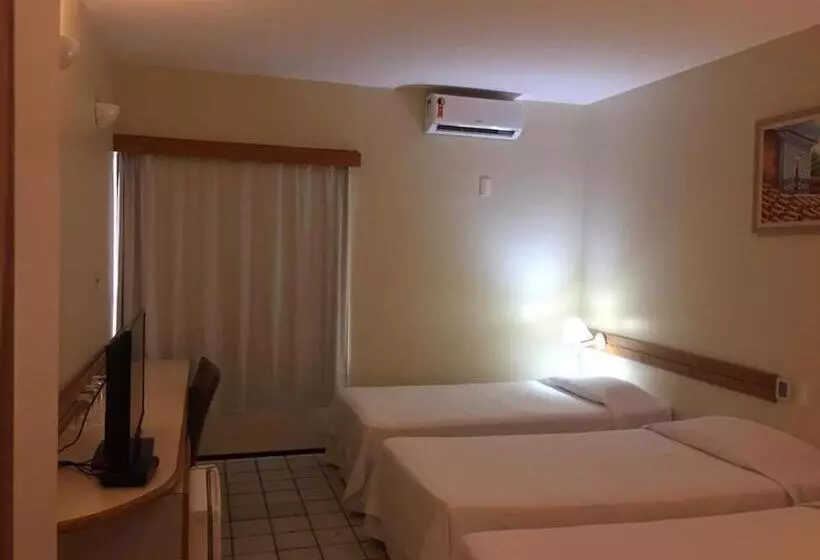 اتاق استاندارد سه نفره, Calhau Praia