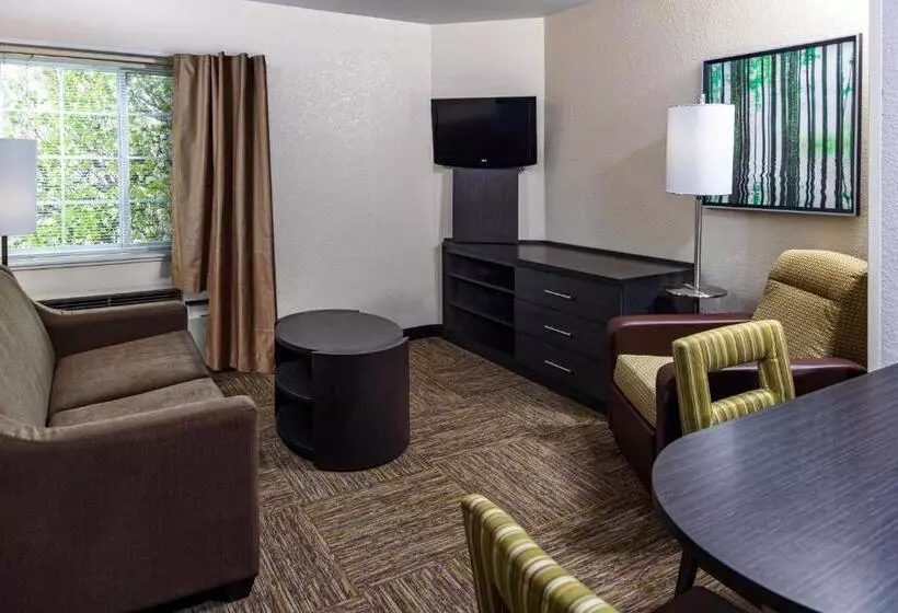 اتاق استاندارد برای معلولان, Candlewood Suites Appleton, An Ihg