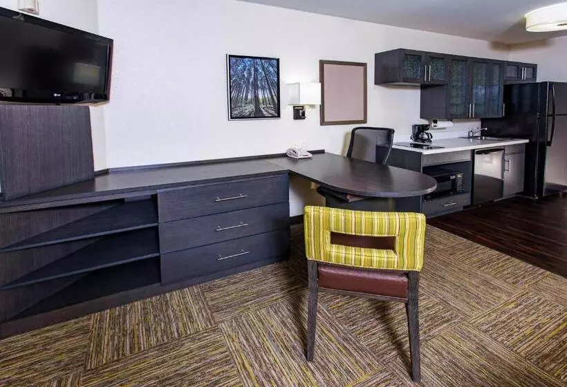 اتاق استاندارد برای معلولان, Candlewood Suites Appleton, An Ihg